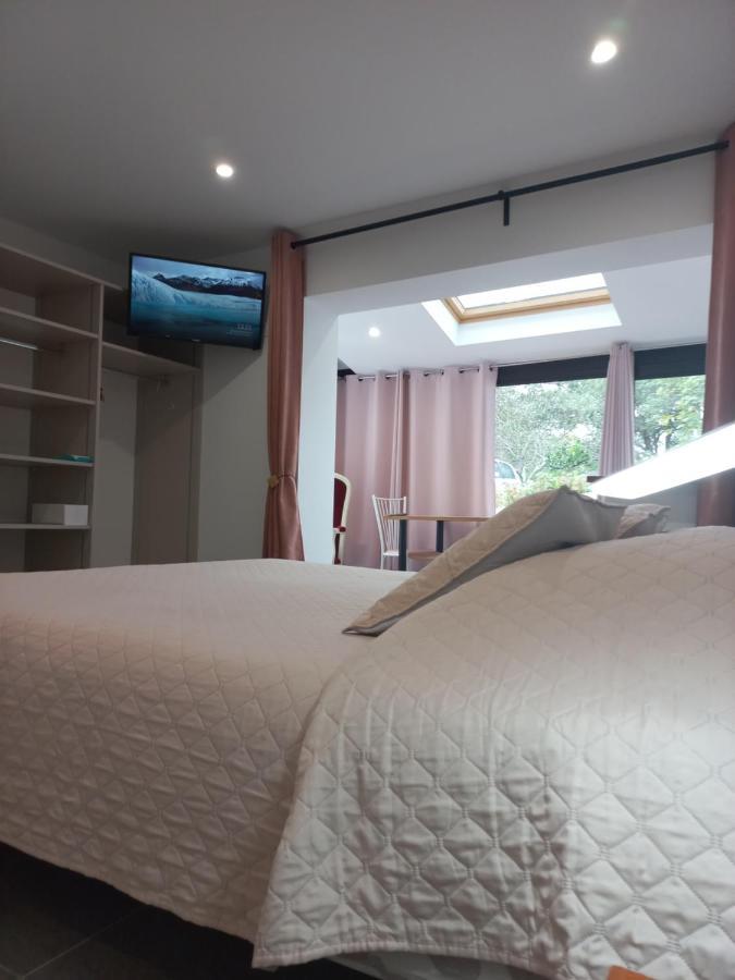 La Casa Bed&Breakfast Entree Independante 26M2 Calme Proche De Tout Wifi Parking Prive Jardin Terrasse Юрюня Екстериор снимка
