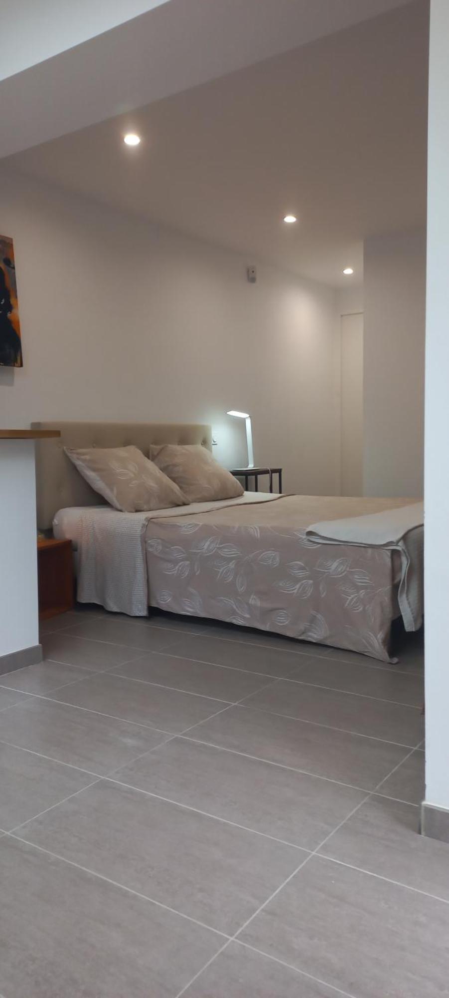 La Casa Bed&Breakfast Entree Independante 26M2 Calme Proche De Tout Wifi Parking Prive Jardin Terrasse Юрюня Екстериор снимка