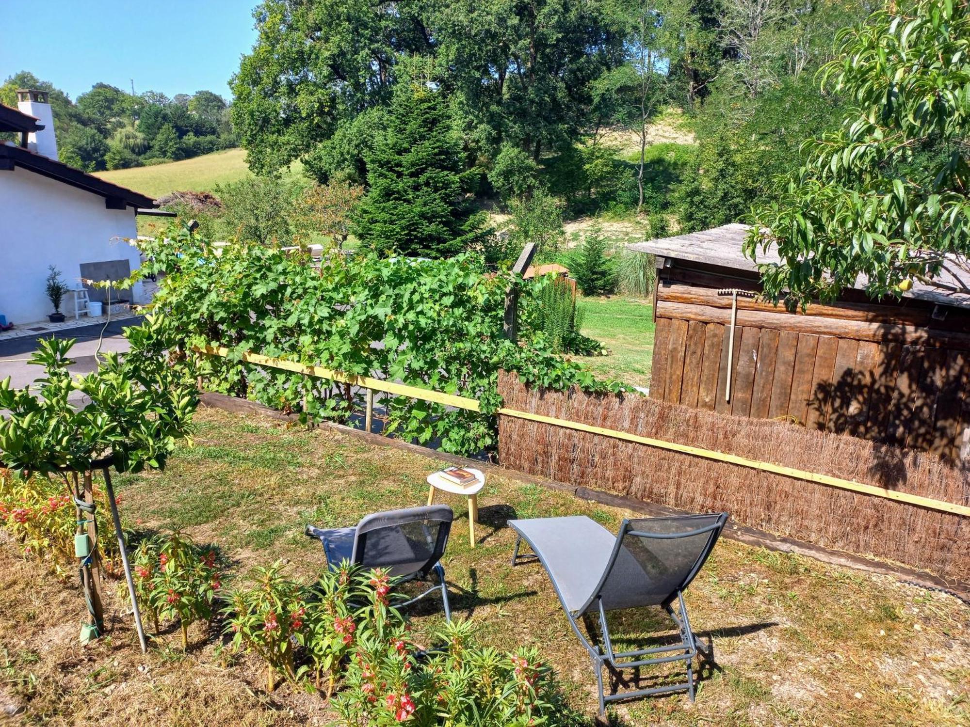 La Casa Bed&Breakfast Entree Independante 26M2 Calme Proche De Tout Wifi Parking Prive Jardin Terrasse Юрюня Екстериор снимка